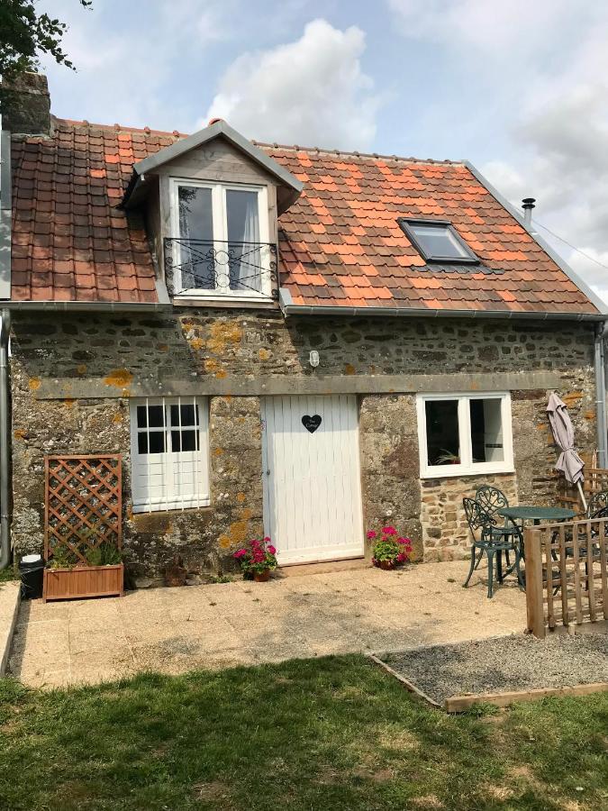Ferme De Noyes Cottage Sourdeval 外观 照片