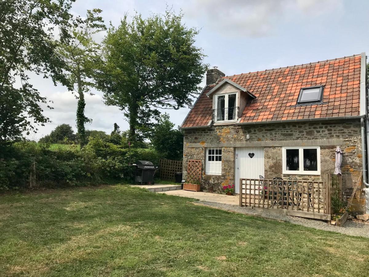 Ferme De Noyes Cottage Sourdeval 外观 照片