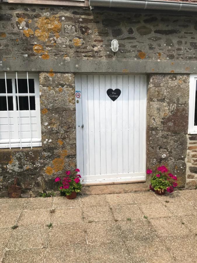 Ferme De Noyes Cottage Sourdeval 外观 照片