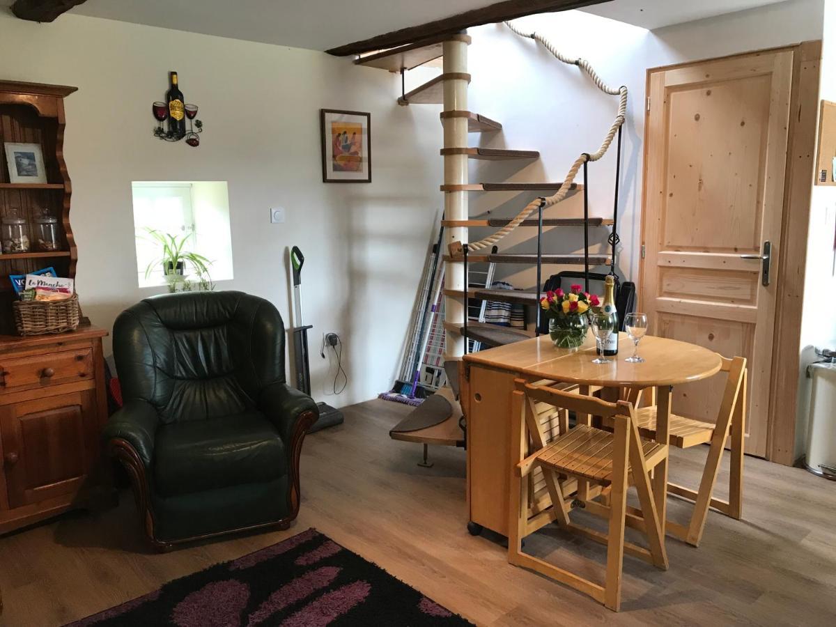 Ferme De Noyes Cottage Sourdeval 外观 照片