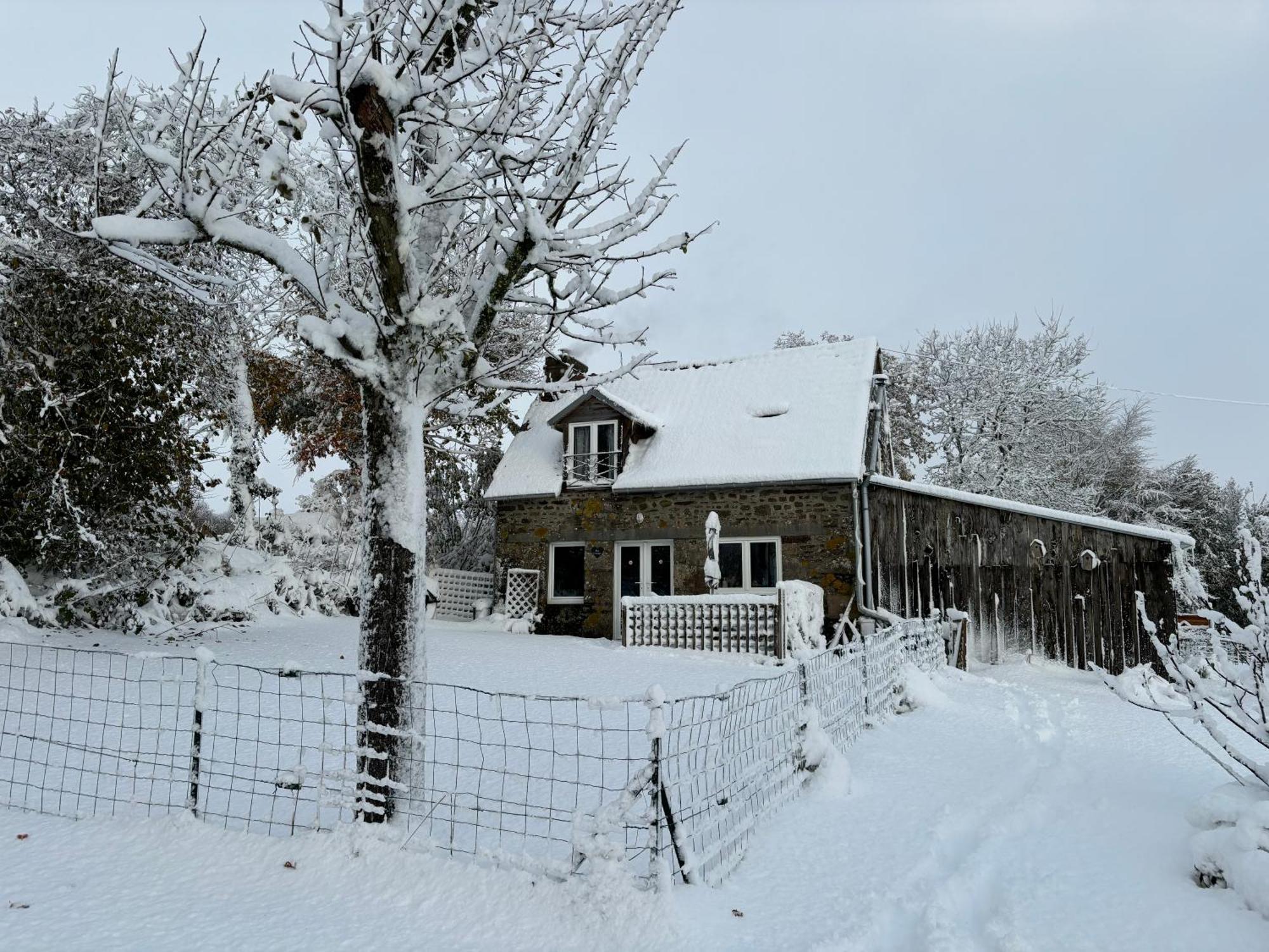 Ferme De Noyes Cottage Sourdeval 外观 照片